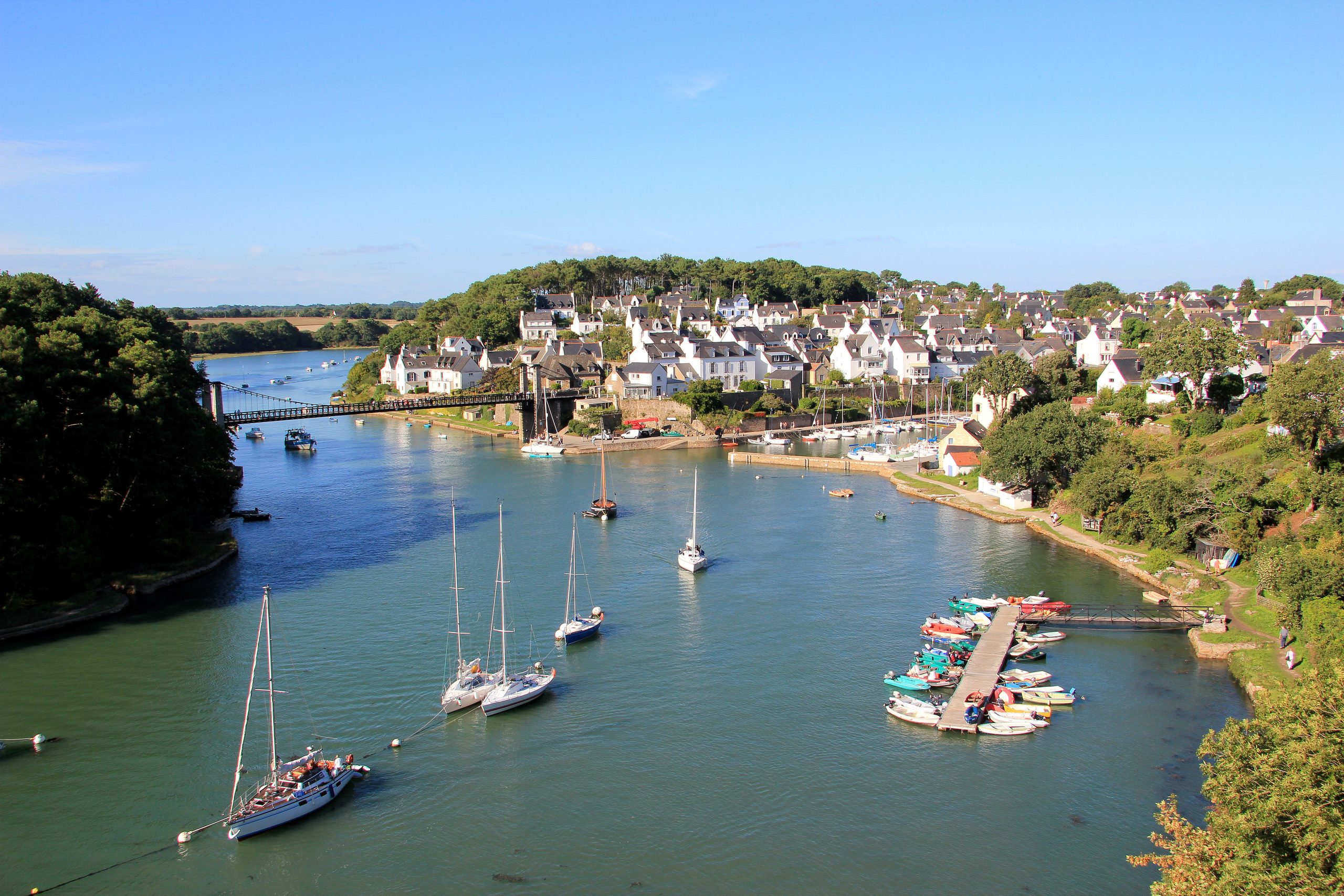 Le Bono dans le golfe du Morbihan AdobeStock 79088989 scaled